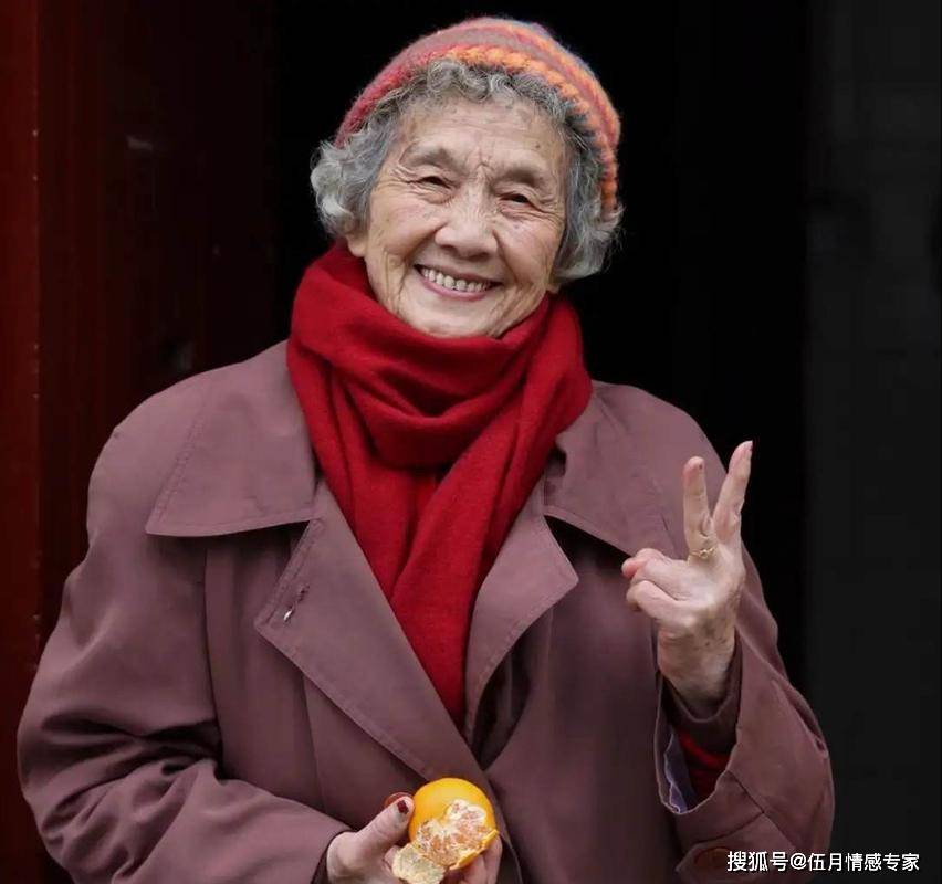 水果奶奶与澳门免费资料祥彩网，一场美丽的误会