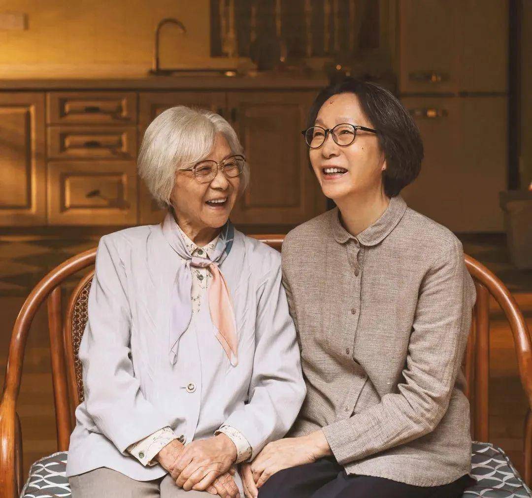 探秘香港水果奶奶，开奖结果查询表的背后故事